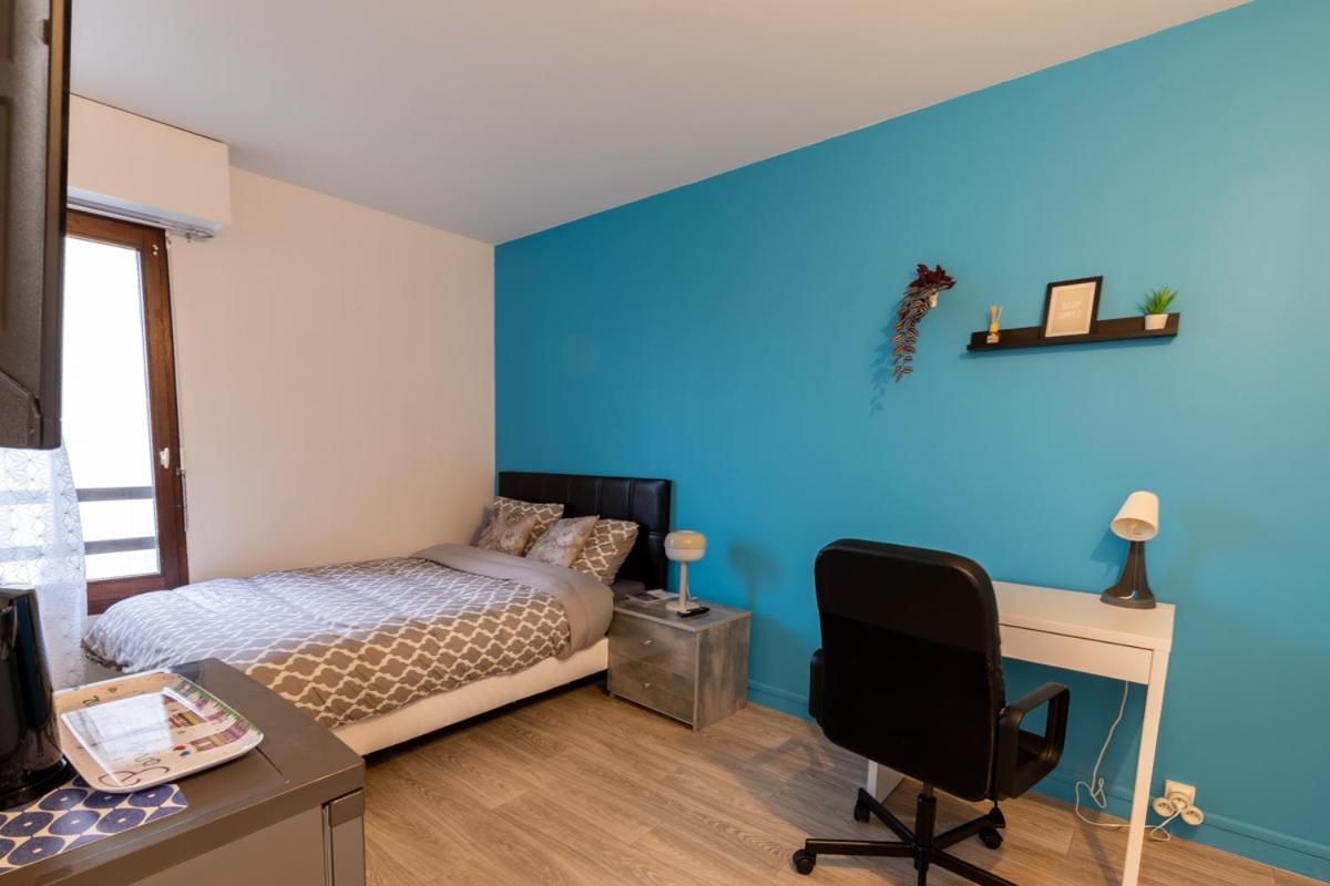 Le Beau Refuge Parisien De Cergy - Parisian Modern Flat At Cergy Bed and Breakfast Buitenkant foto