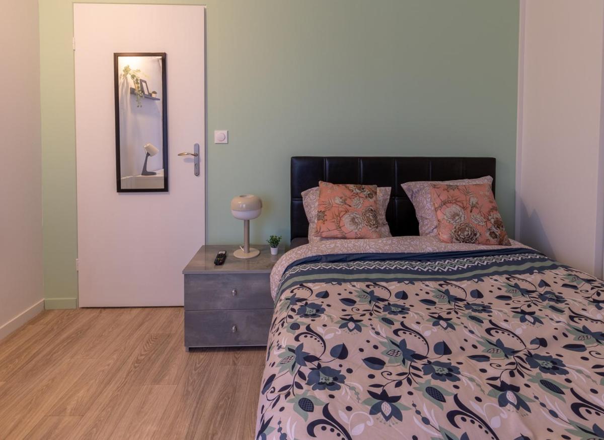 Le Beau Refuge Parisien De Cergy - Parisian Modern Flat At Cergy Bed and Breakfast Buitenkant foto