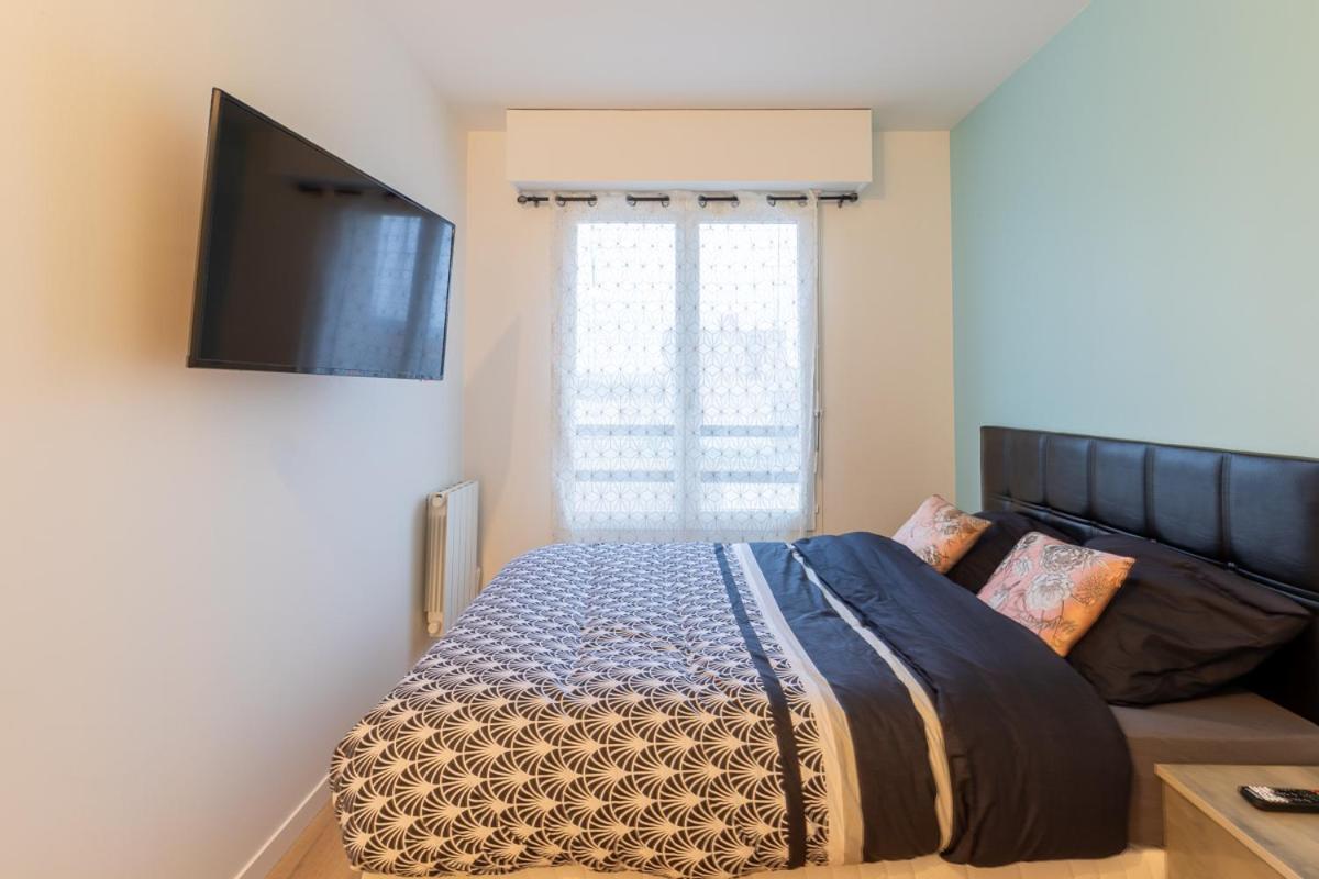 Le Beau Refuge Parisien De Cergy - Parisian Modern Flat At Cergy Bed and Breakfast Buitenkant foto